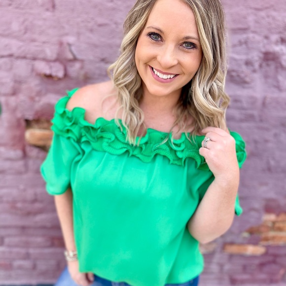 Meet your Posher, Courtney โค๏ธ - Picture 2 of 13